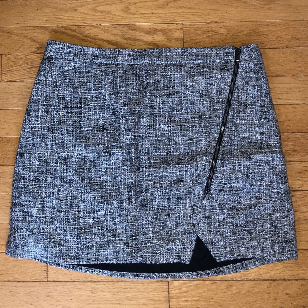 Brand New Beautiful Banana Republic Tweed Mini Skirt